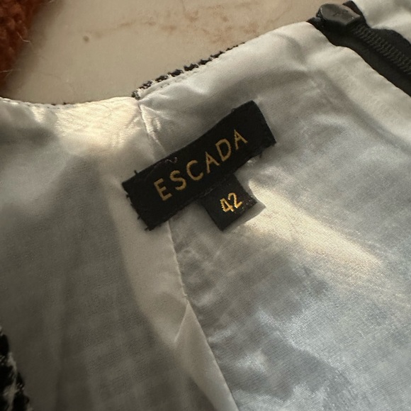 Escada Nakarana Black and White Peplum Sleeveless Top - Size 42 - EUC - Picture 3 of 7